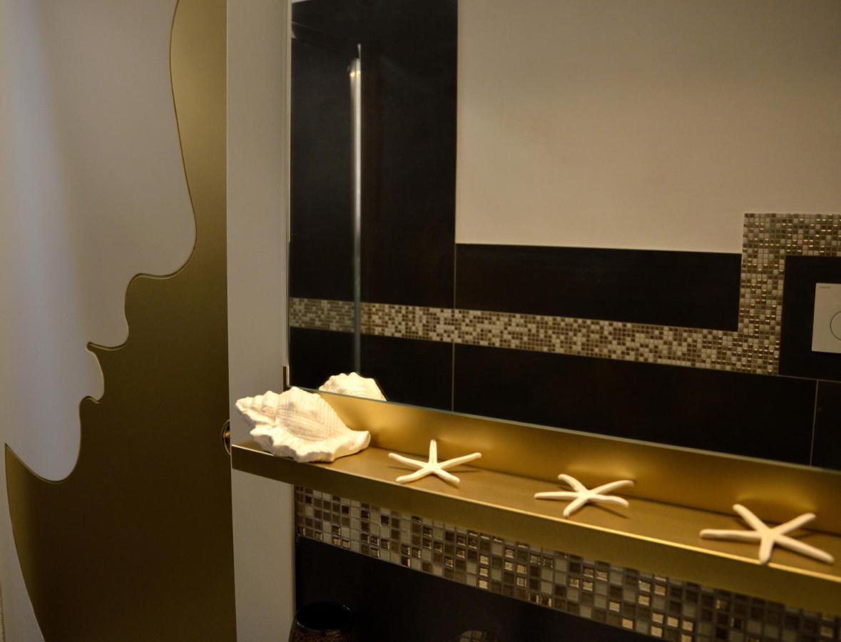 Gold White Exclusive House Hotel Polignano a Mare Exterior photo